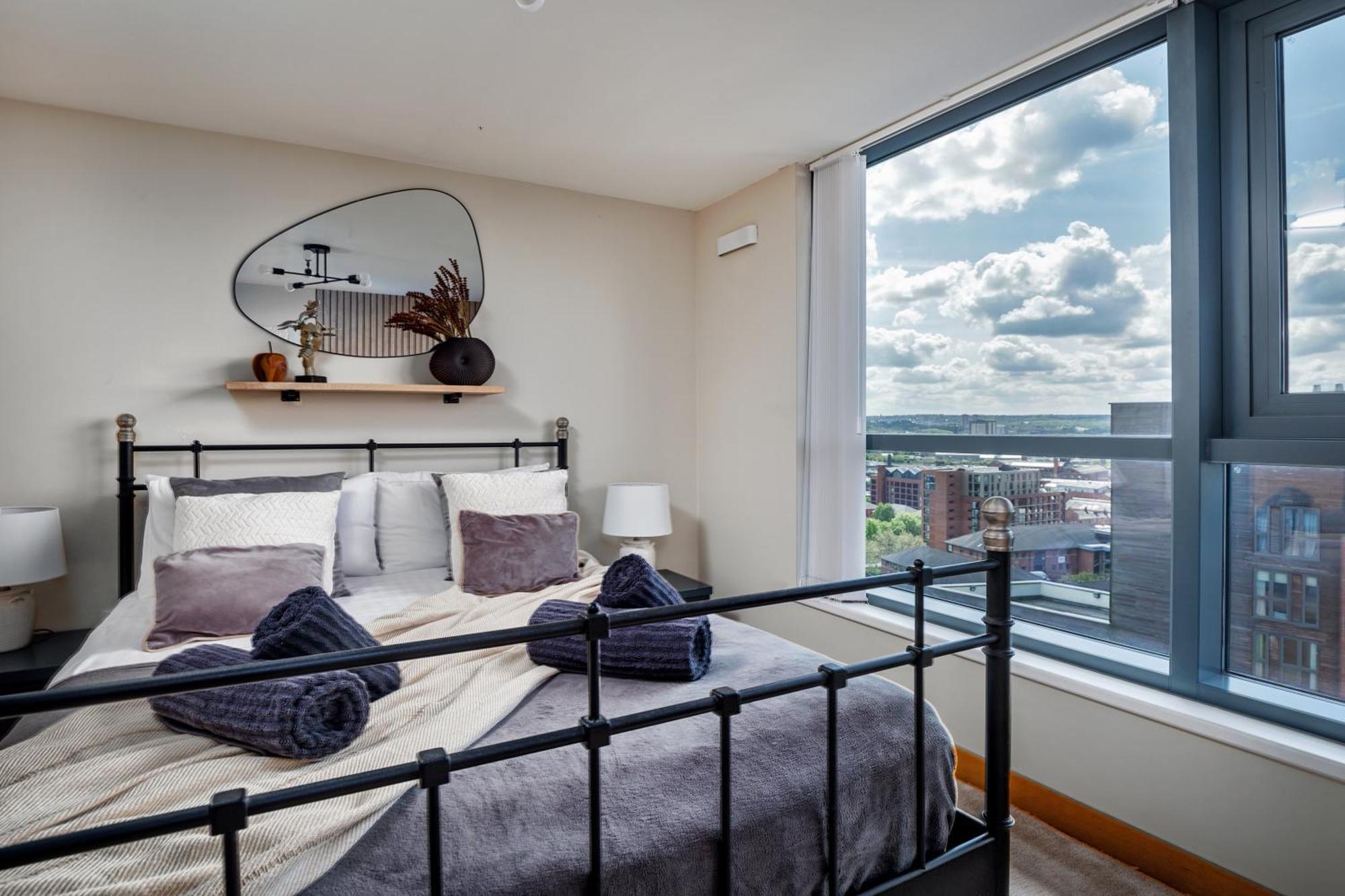 לידס Large Central Penthouse In Leeds מראה חיצוני תמונה